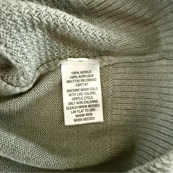 Mossimo Color-Blocked Cardigan Sweater - Picture 4 of 4